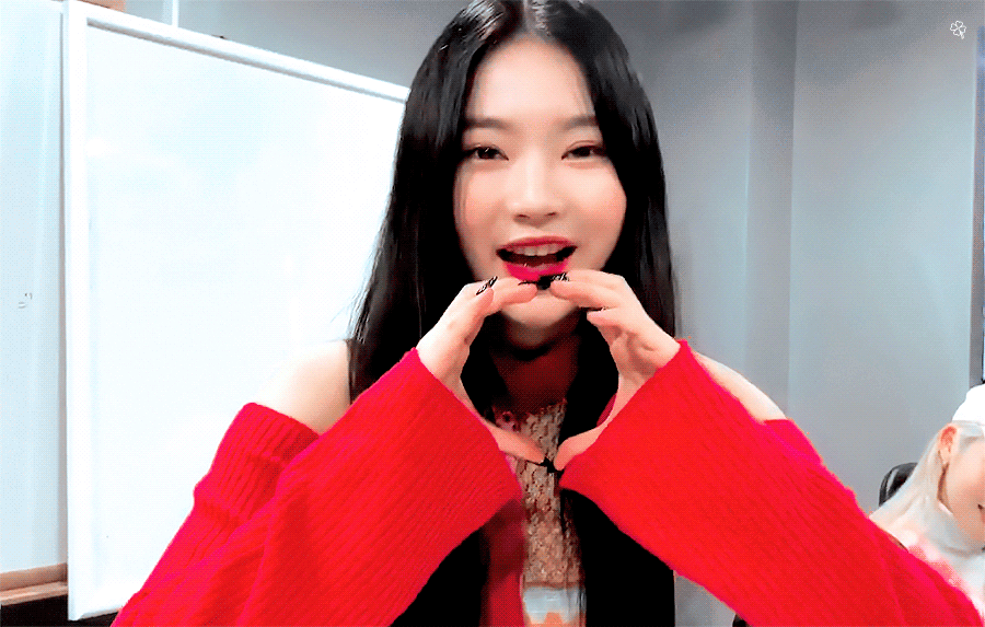 어제자 스테이씨 브이앱 gif | 인스티즈