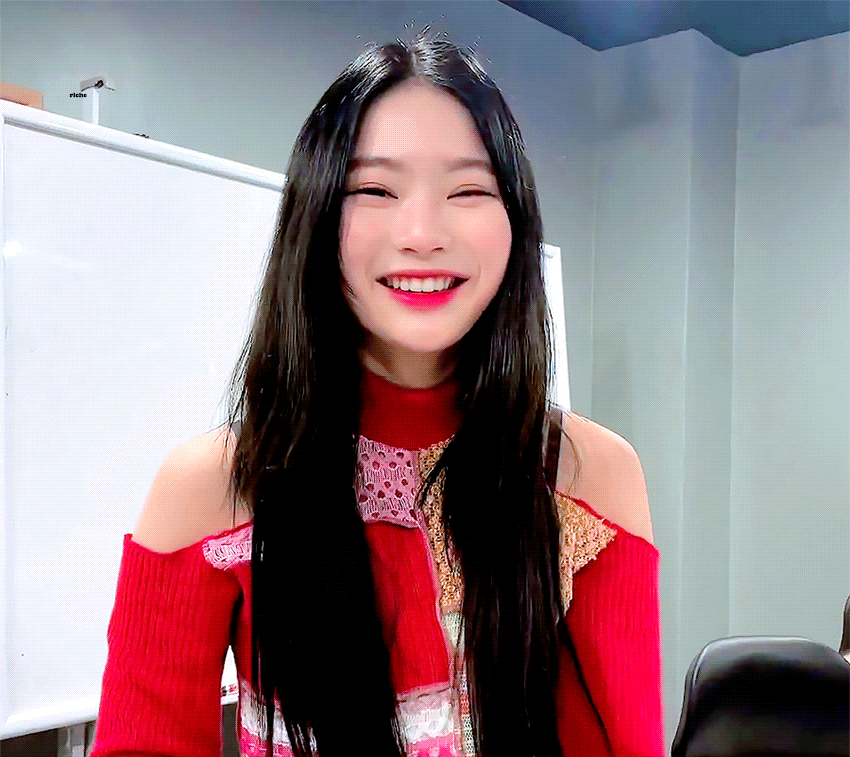 어제자 스테이씨 브이앱 gif | 인스티즈