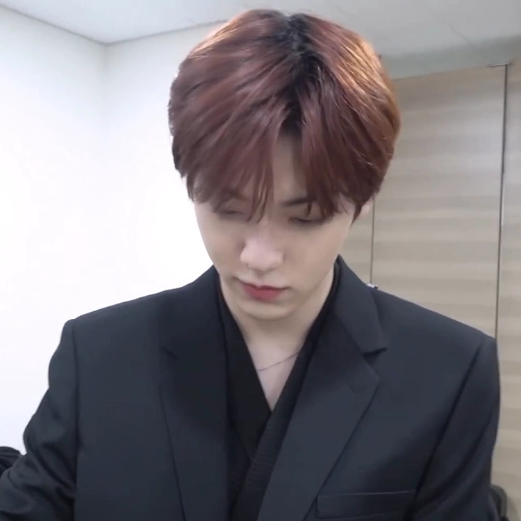 눈 오는 날 들어야 되는 노래인데 씨발 지 맘대로 이 새끼가 | 인스티즈