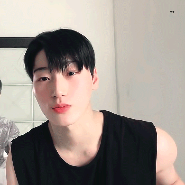 [잡담] 최산이랑 결혼식 해야되는데 출장가서 언제 돌아오지 | 인스티즈