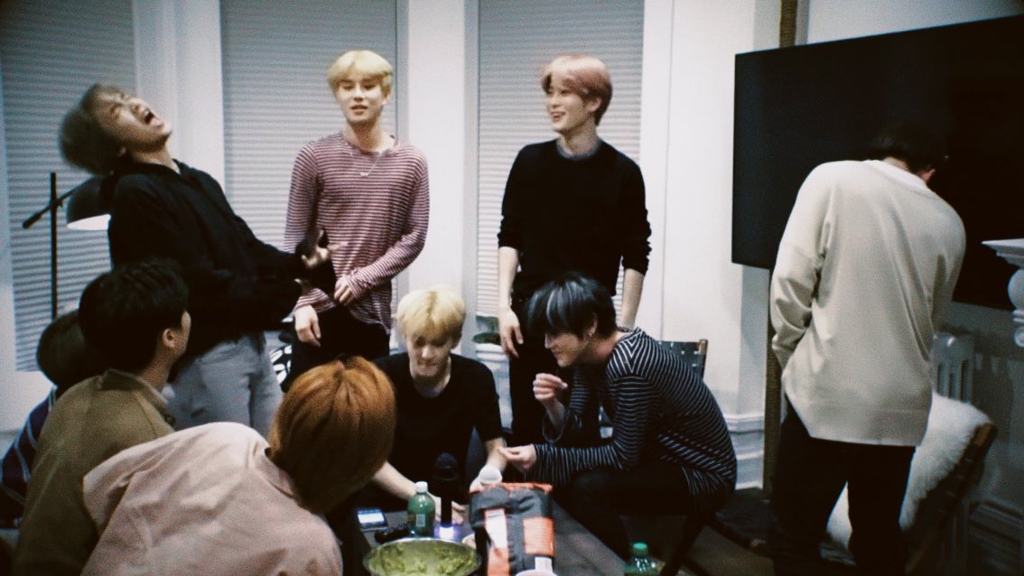 [잡담] 127데이 기념 내가 사랑하는 127 단체사진 | 인스티즈