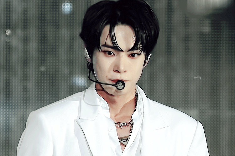 [잡담] 좋아하는 도영 움짤 뿌리고 자기 | 인스티즈