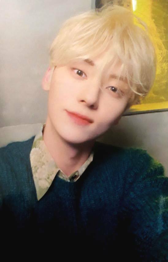 [잡담] 황민현 포카중에 레전드 갈망포카.... | 인스티즈