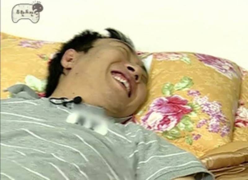 2m충전기 선 사고 침대에서 자유를 얻었다 | 인스티즈