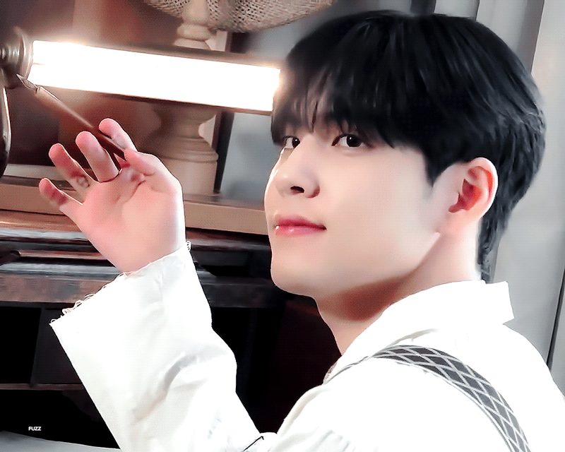 [잡담] 원필이는 진짜 뭐지.... | 인스티즈