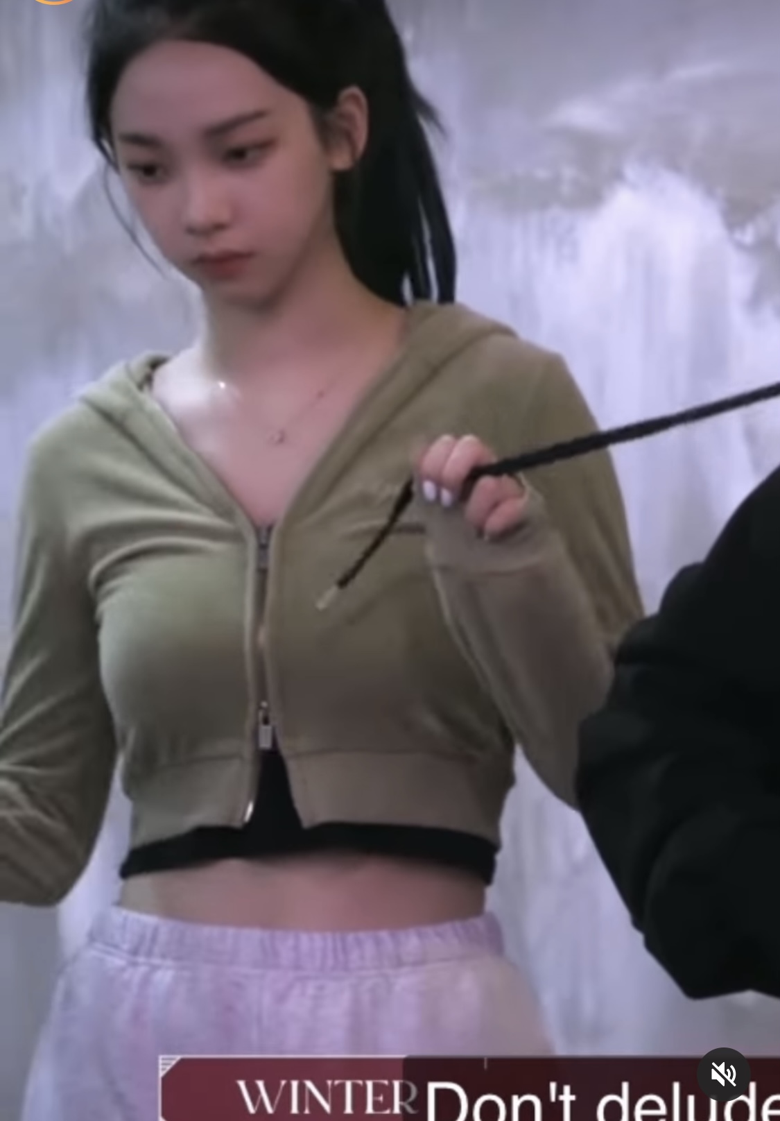 [잡담] 카리나가 입은 옷 어디걸까ㅠㅠㅠ???!?! | 인스티즈