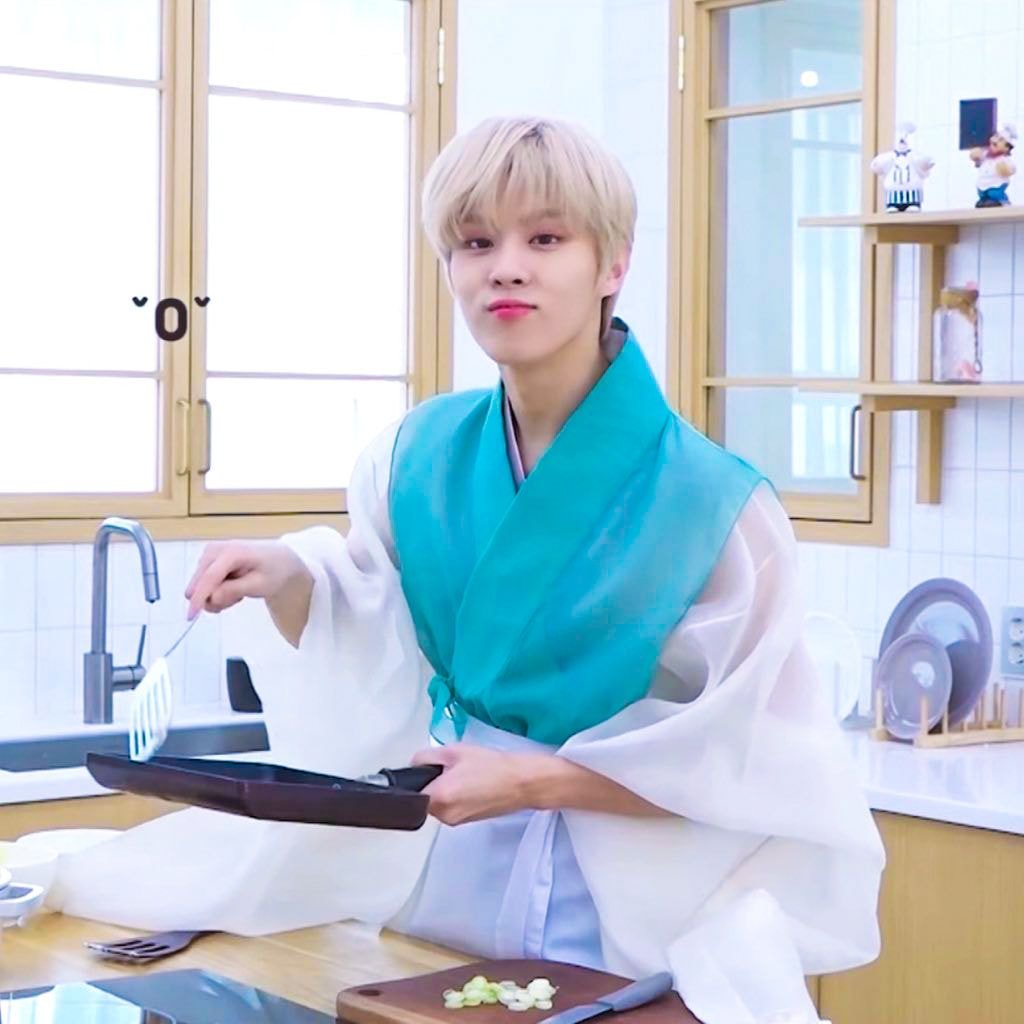 [정보/소식] 🇰🇷 한복 🇰🇷입은 아이돌들 모음👏🏻 | 인스티즈