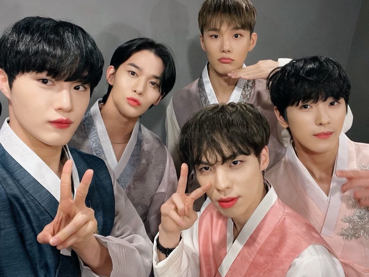 [정보/소식] 🇰🇷 한복 🇰🇷입은 아이돌들 모음👏🏻 | 인스티즈