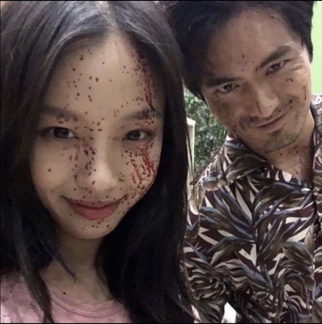 [잡담] 사진에 여자분 연예인이야? | 인스티즈