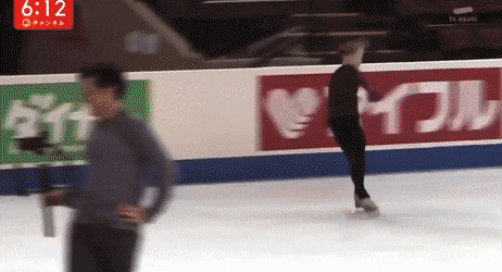 [잡담] 같이 동시에 쿼드러플 점프 뛰는 러시아 선수 트루소바와 하뉴 유즈루.gif | 인스티즈