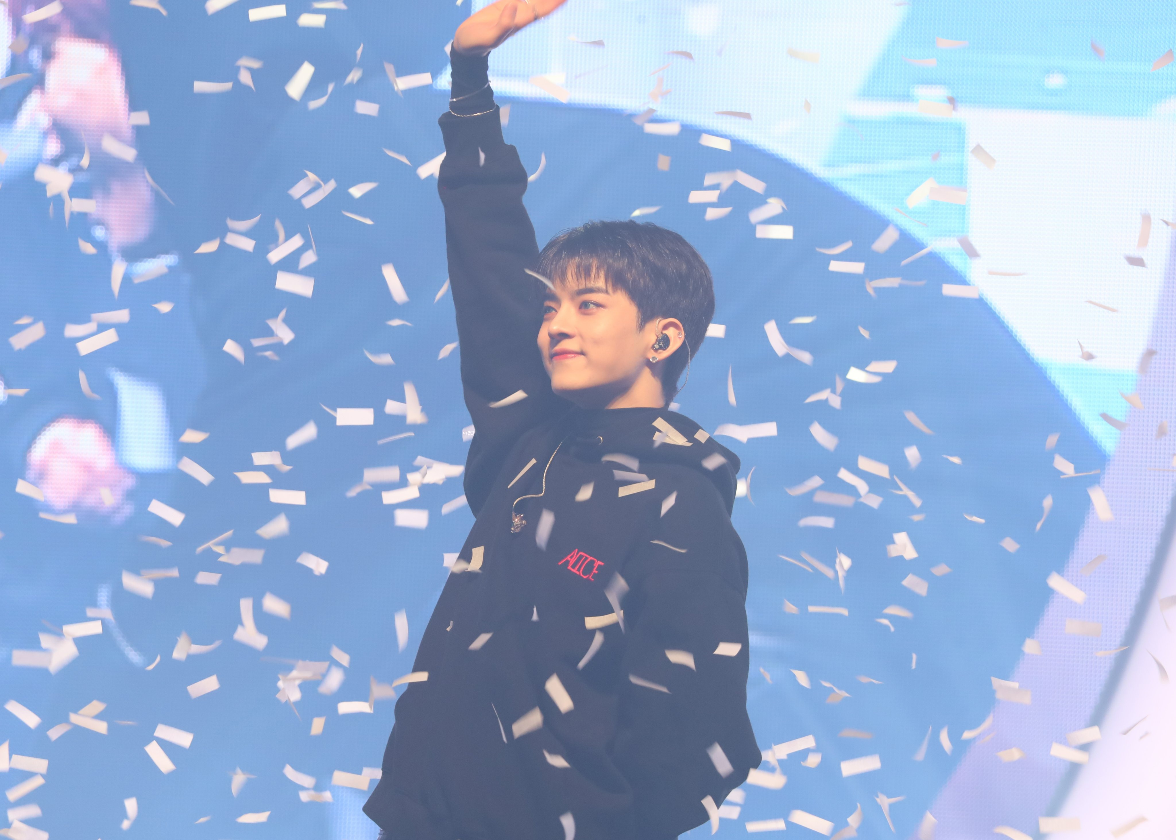 [잡담] 정수빈 이렇게 잘생겨도 되는거냐고 | 인스티즈