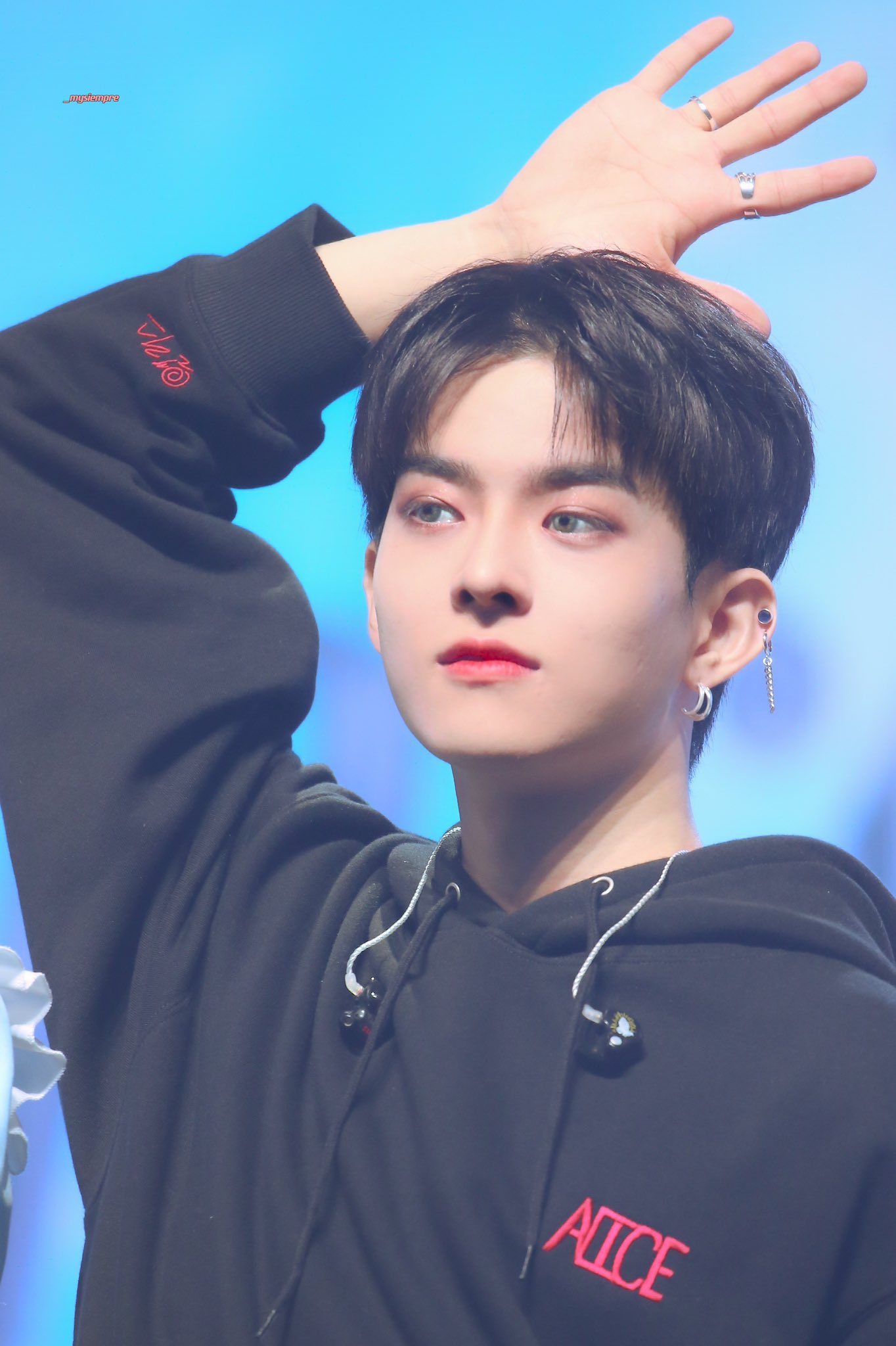 [잡담] 정수빈 이렇게 잘생겨도 되는거냐고 | 인스티즈