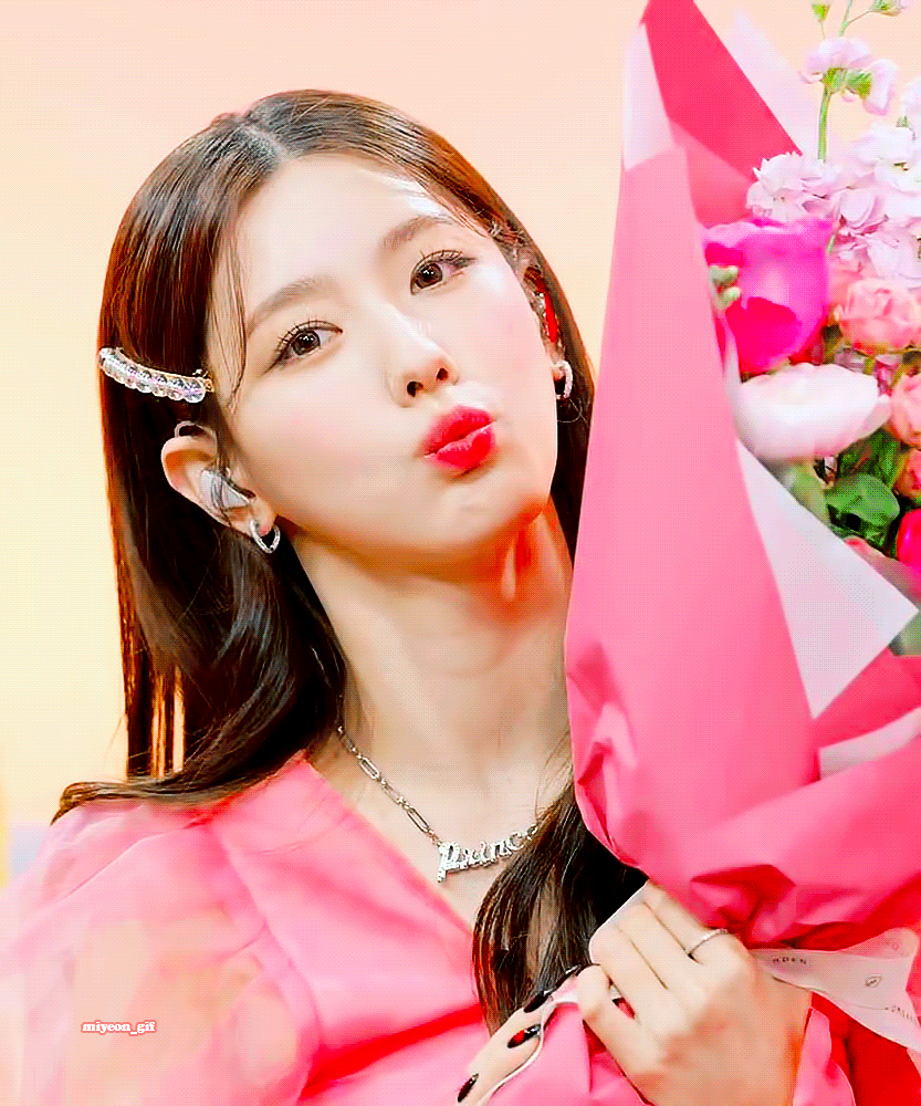 [잡담] 아이들 미연 오늘 나우 호스트 1주년이였다💚 | 인스티즈