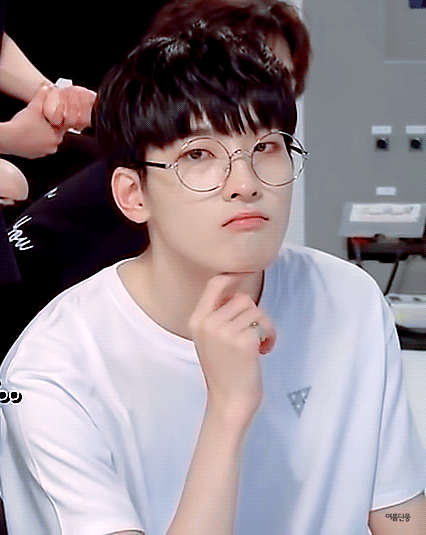[잡담] 전원우 흔치않은 안경캐인거... | 인스티즈