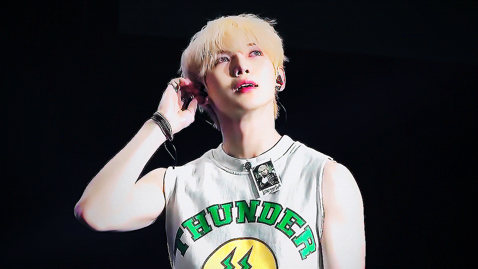 [잡담] 이 얼굴에 저음 보컬인 거 진짜 사기 같음... | 인스티즈