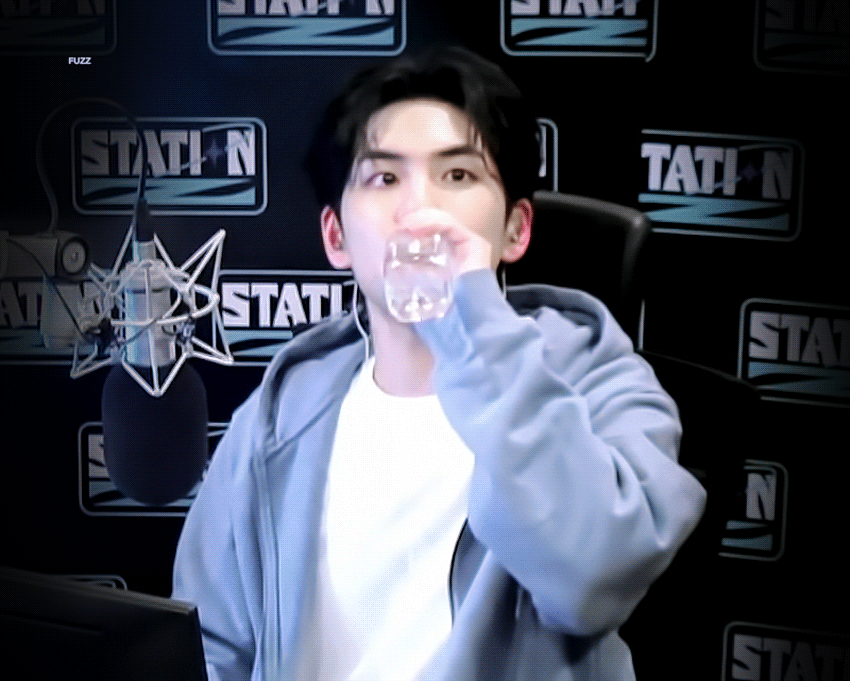 [잡담] 데이식스 원필 너무 잘생김 | 인스티즈