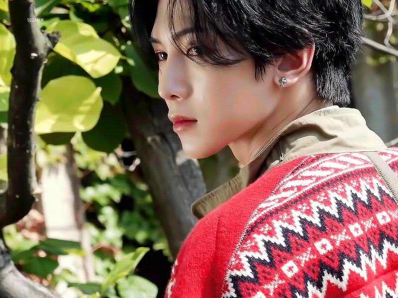 [잡담] 이 얼굴에 저음 보컬인 거 진짜 사기 같음... | 인스티즈