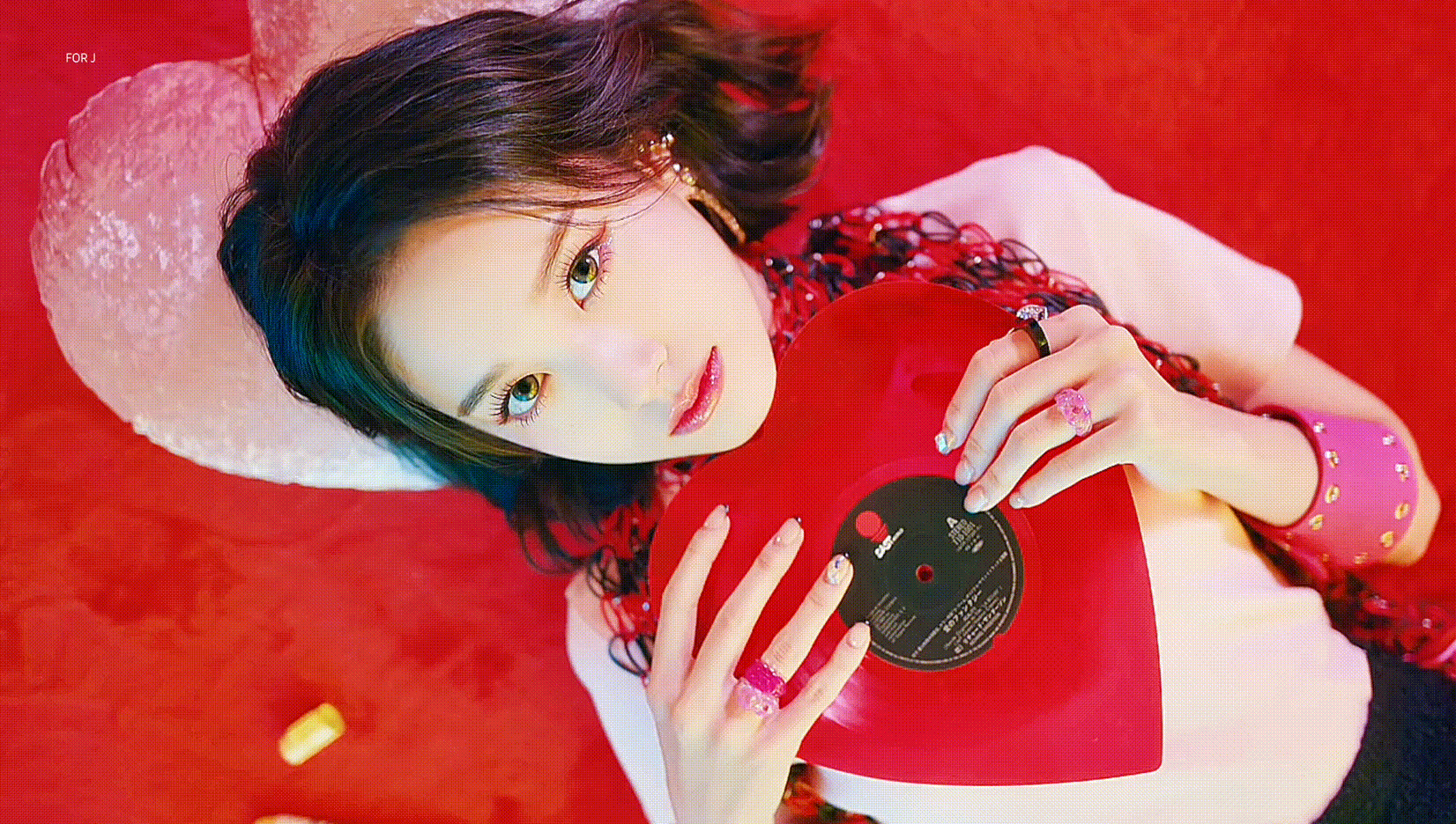 [잡담] 아니 원래 누우면 얼굴 퍼지는거 아니었어? 장재이.... | 인스티즈