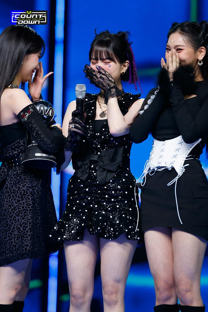 [잡담] 은하가 터진크림빵이 되어가는 과정 | 인스티즈