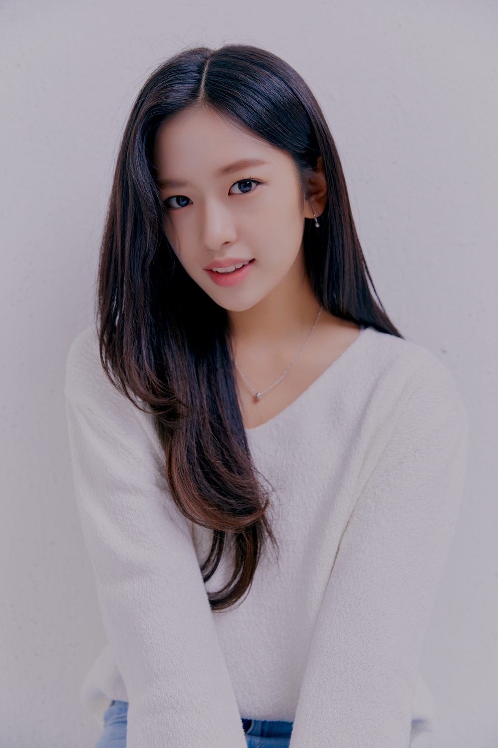 [잡담] 스타쉽이 안유진 개인 프로필 풀어줌 | 인스티즈