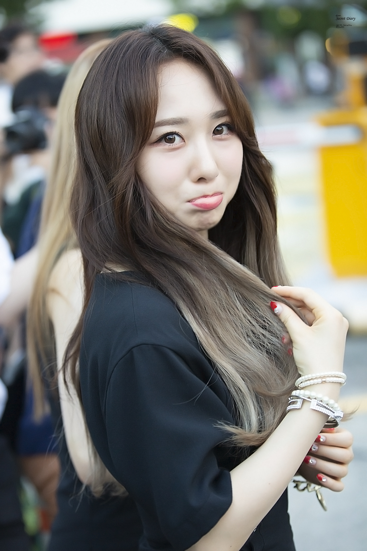 [잡담] 로펀 쥬리 아기토끼 넘 이뻐,,,, | 인스티즈