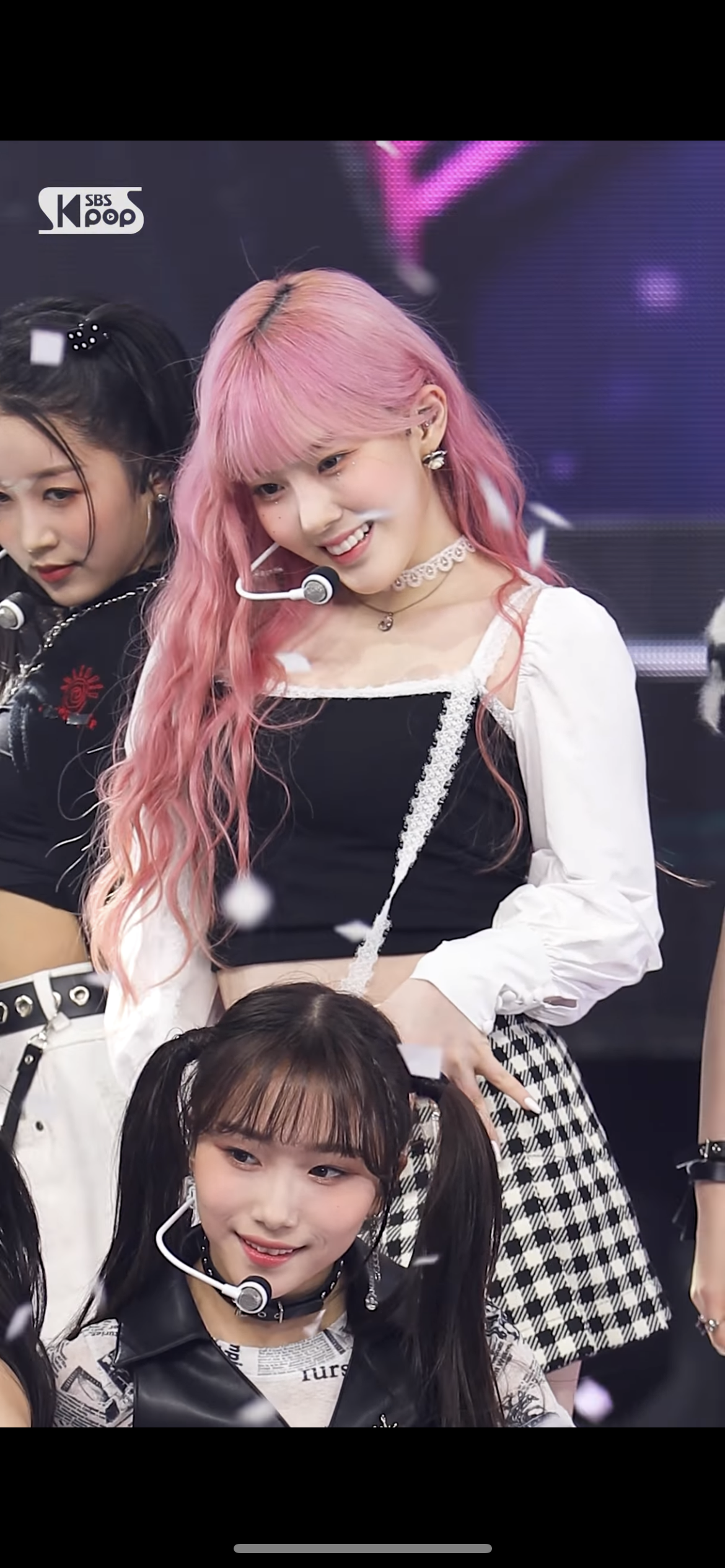 [잡담] 아이돌 옷 정보는 익예에 물어보는거 맞아?? | 인스티즈