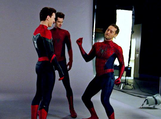 전설의 스파이더맨 댄스 직관한 톰 홀랜드 (스파이더맨 강스포있음 주의) | 인스티즈