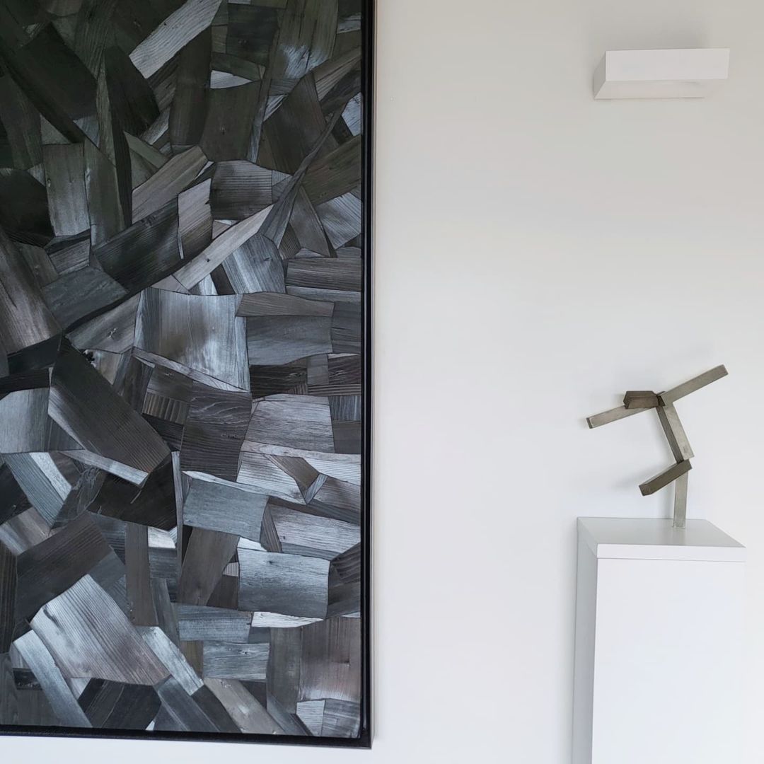 [잡담] 오 방탄 알엠 집에 있는 이 조각상 추정가 3억원이래 | 인스티즈