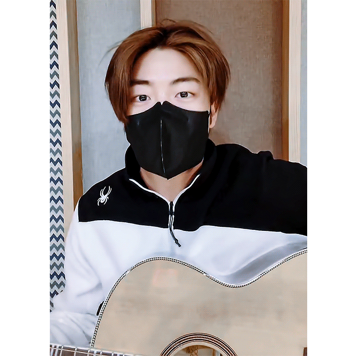 [잡담] 기타 이름 언논이인거 생각하니까 너무 귀엽지않아..? | 인스티즈