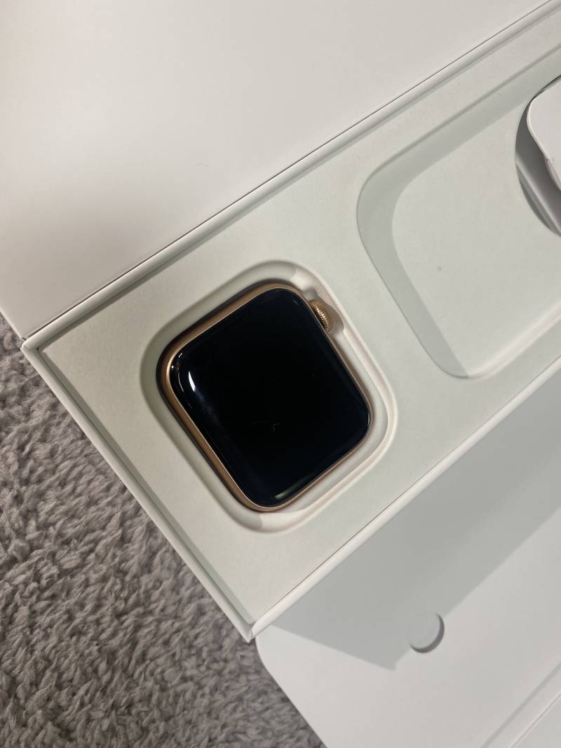 애플워치se 40mm 로즈골드 팔아용!! | 인스티즈