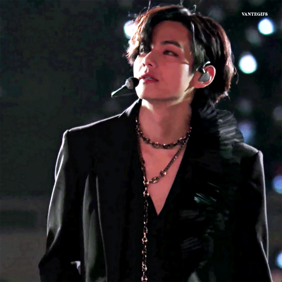 [잡담] 뷔 똑같이 화려한 스타일링인데 예전이랑 미묘하게 분위기 달라진거... | 인스티즈