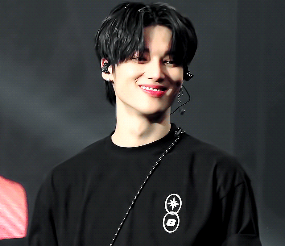 [잡담] 우영이 웃는게 진짜 예쁘다 | 인스티즈