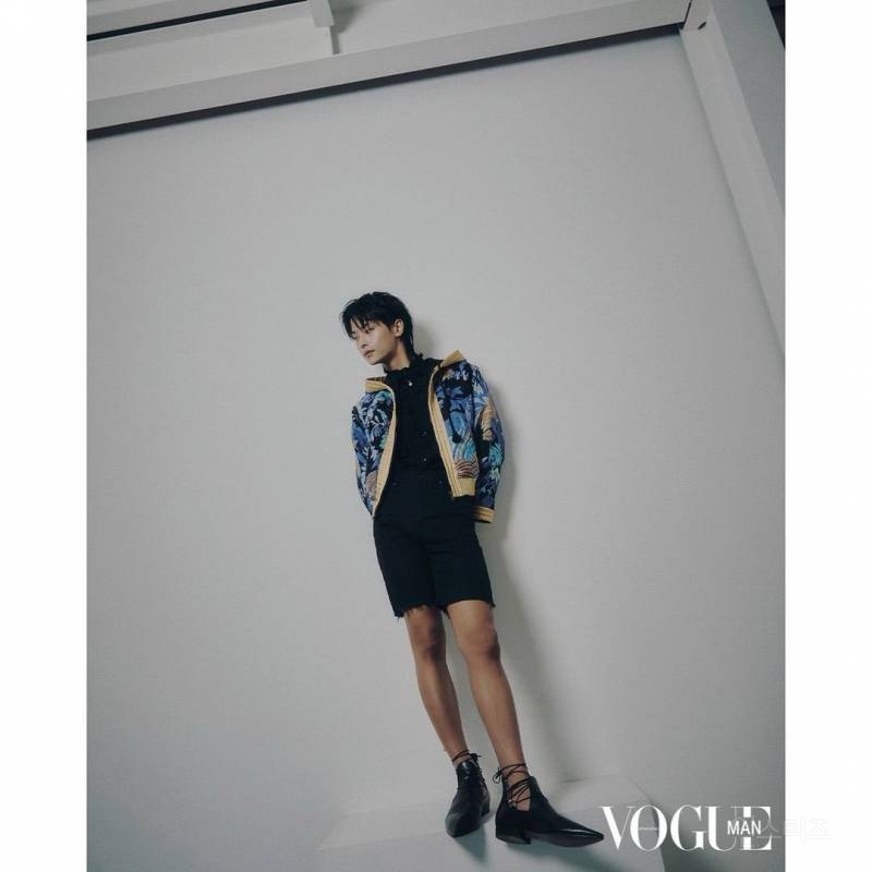 인생 최저몸무게로 입생로랑 단독화보 찍은 남돌 | 인스티즈