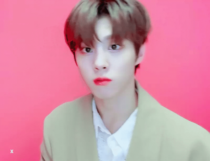 [잡담] 김우석 프듀 때 사진보고 보정 너무 심하다고 그런거 생각나 | 인스티즈