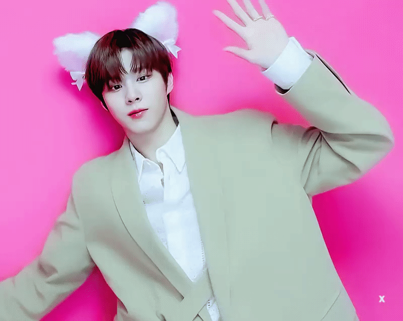 [잡담] 김우석 자기 얼굴에는 되게 냉정한거 킹받아 | 인스티즈