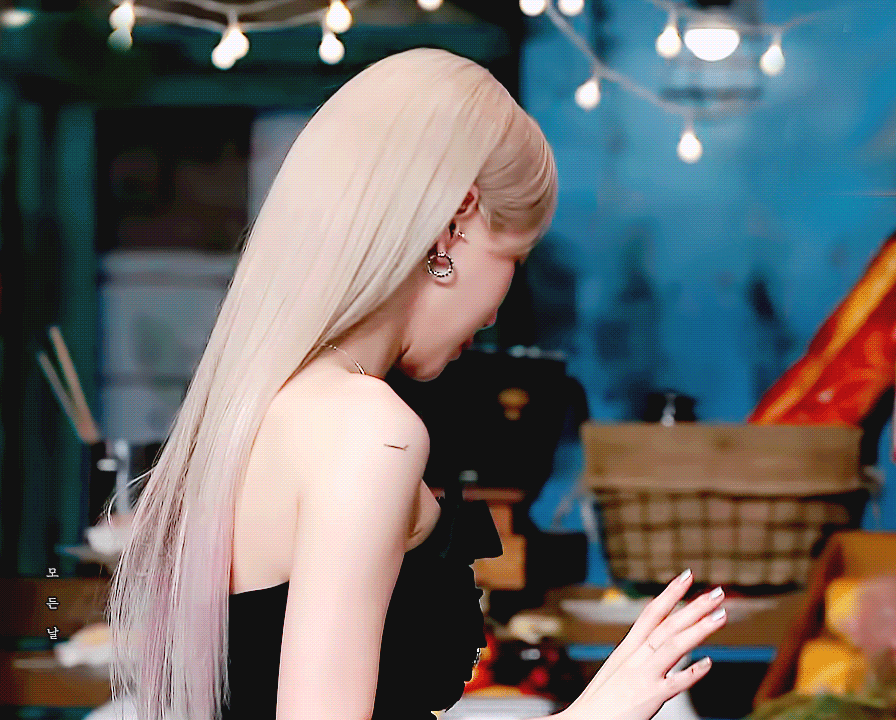 [잡담] 태연은 뒤돌아보기만 하면 레전드를 찍네 | 인스티즈