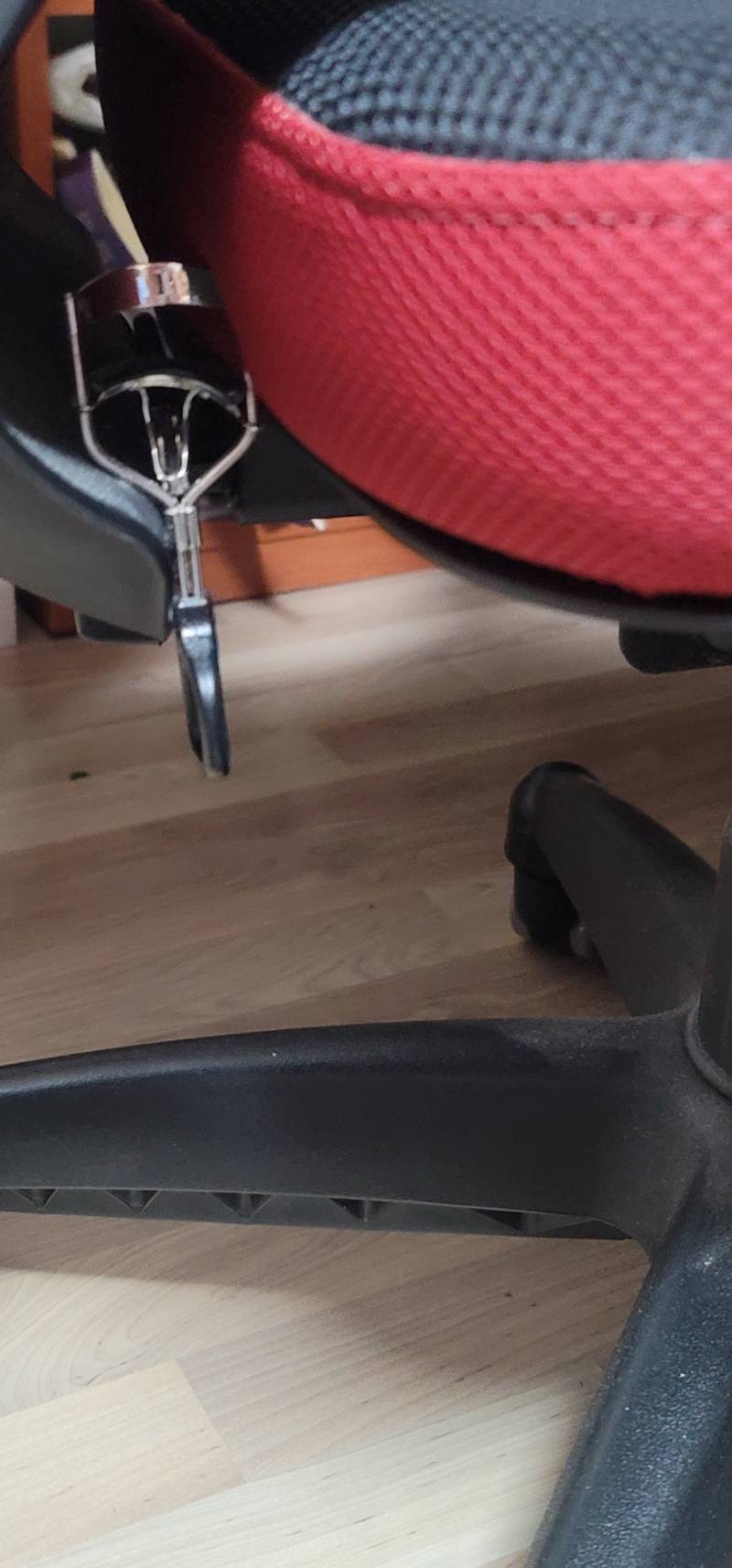 뷰러 잃어버려서 새 거 샀는데 여기 있었네?... | 인스티즈