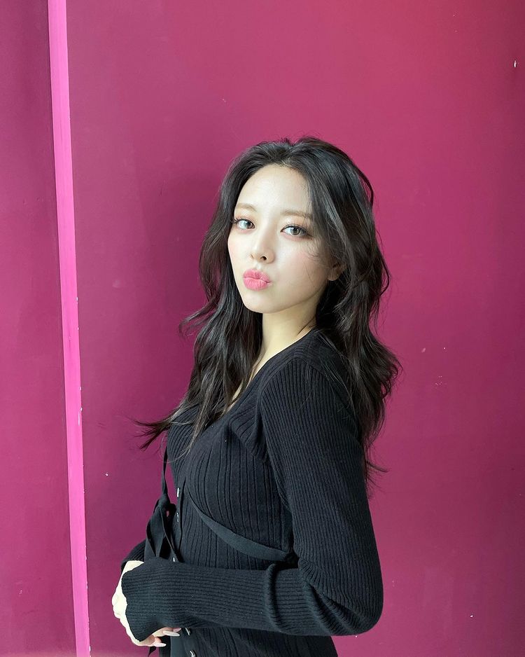 [잡담] 유나 셀카 진짜 못찍는다..ㅋㅋㅋ | 인스티즈