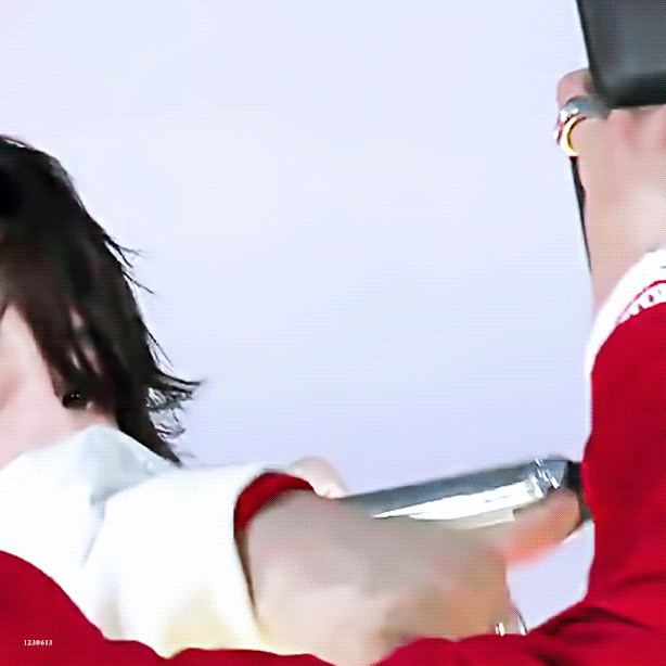 [잡담] 슈가 무대할 때 내가 좋아하는 것들... | 인스티즈