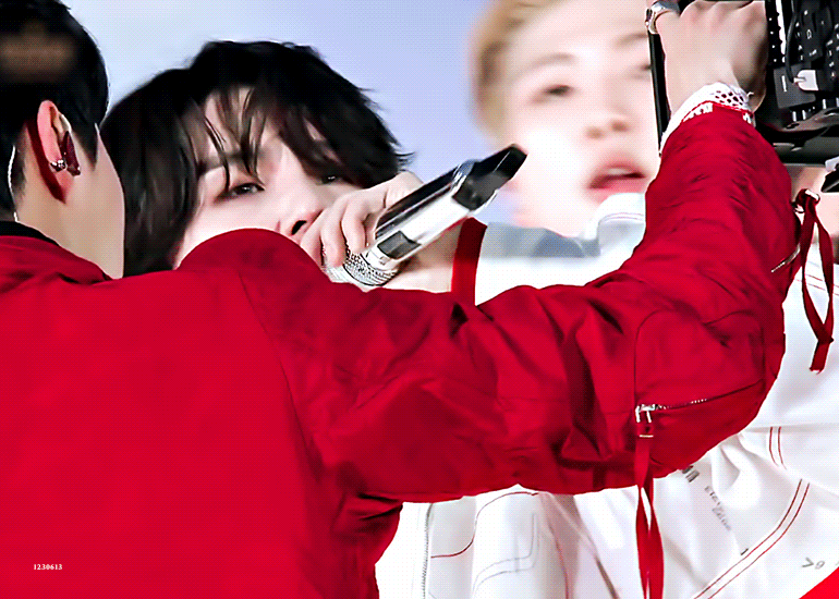 [잡담] 슈가 무대할 때 내가 좋아하는 것들... | 인스티즈