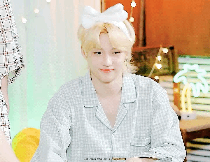 [잡담] 머글 친구가 내 최애사진이랑 팬아트 보더니 얘 같대 | 인스티즈