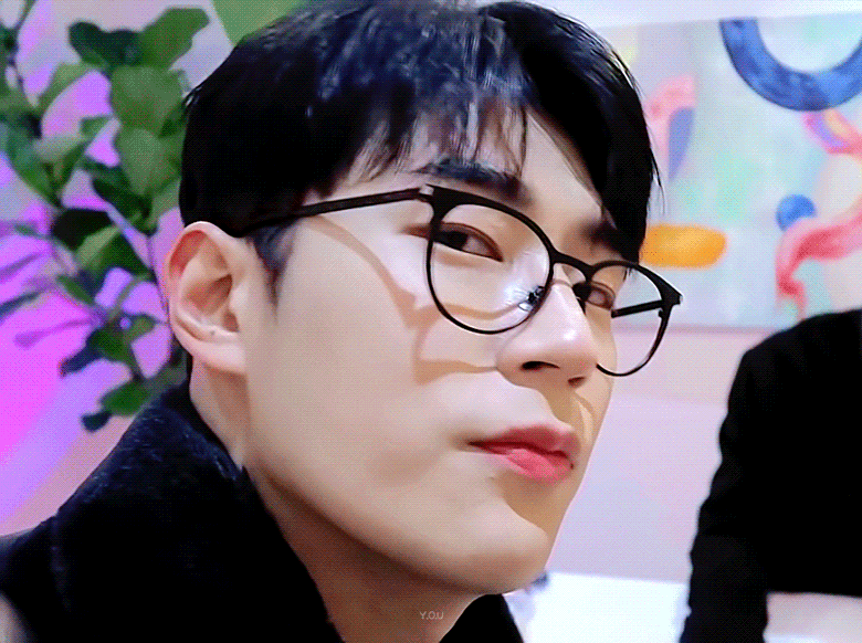 [잡담] 브이로그 찍는 박서함.. 노래하는 박서함... | 인스티즈