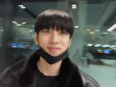 [잡담] 재찬이 안마의자 보고 신나다가 시무룩한 거.... | 인스티즈