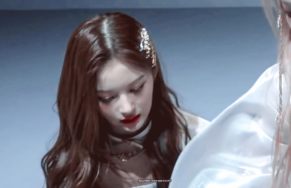 [잡담] 설윤 콧대 ㄹㅇ 뭐야..... | 인스티즈