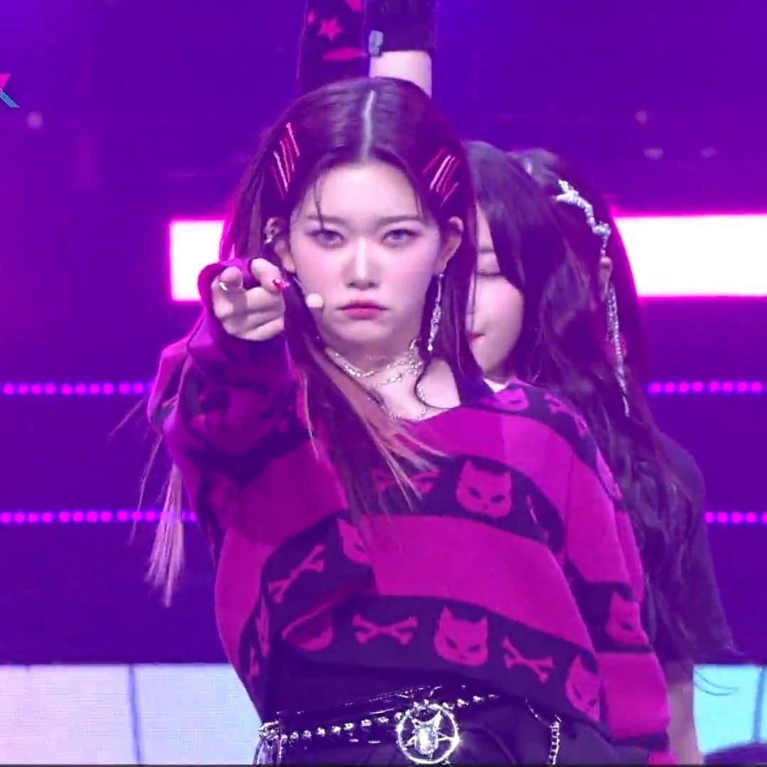 [잡담] 문특 츠키 맞네 의상이 츠키야 | 인스티즈