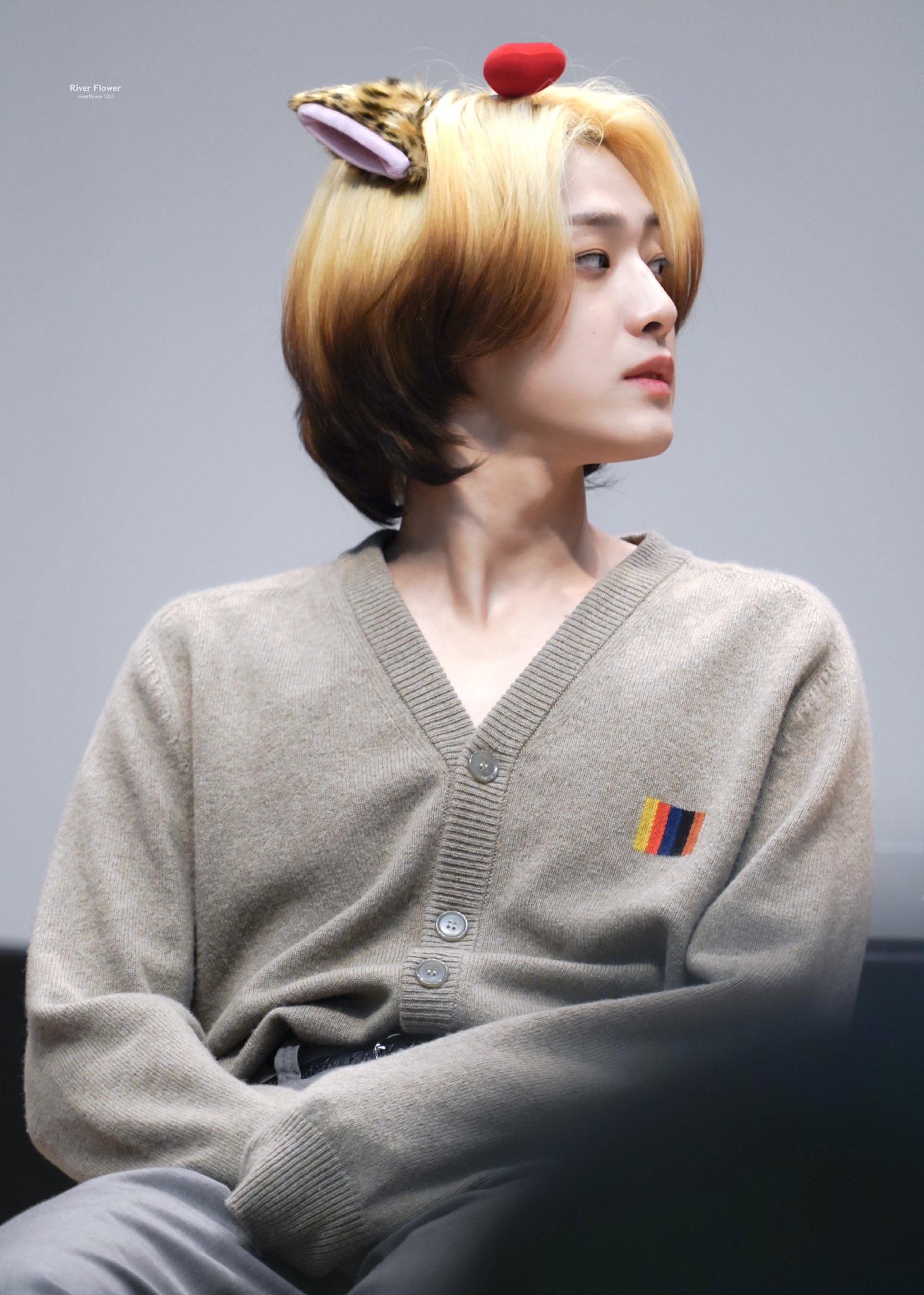 [잡담] 장발이 넘 잘어울리는 위아이 용하.jpg | 인스티즈