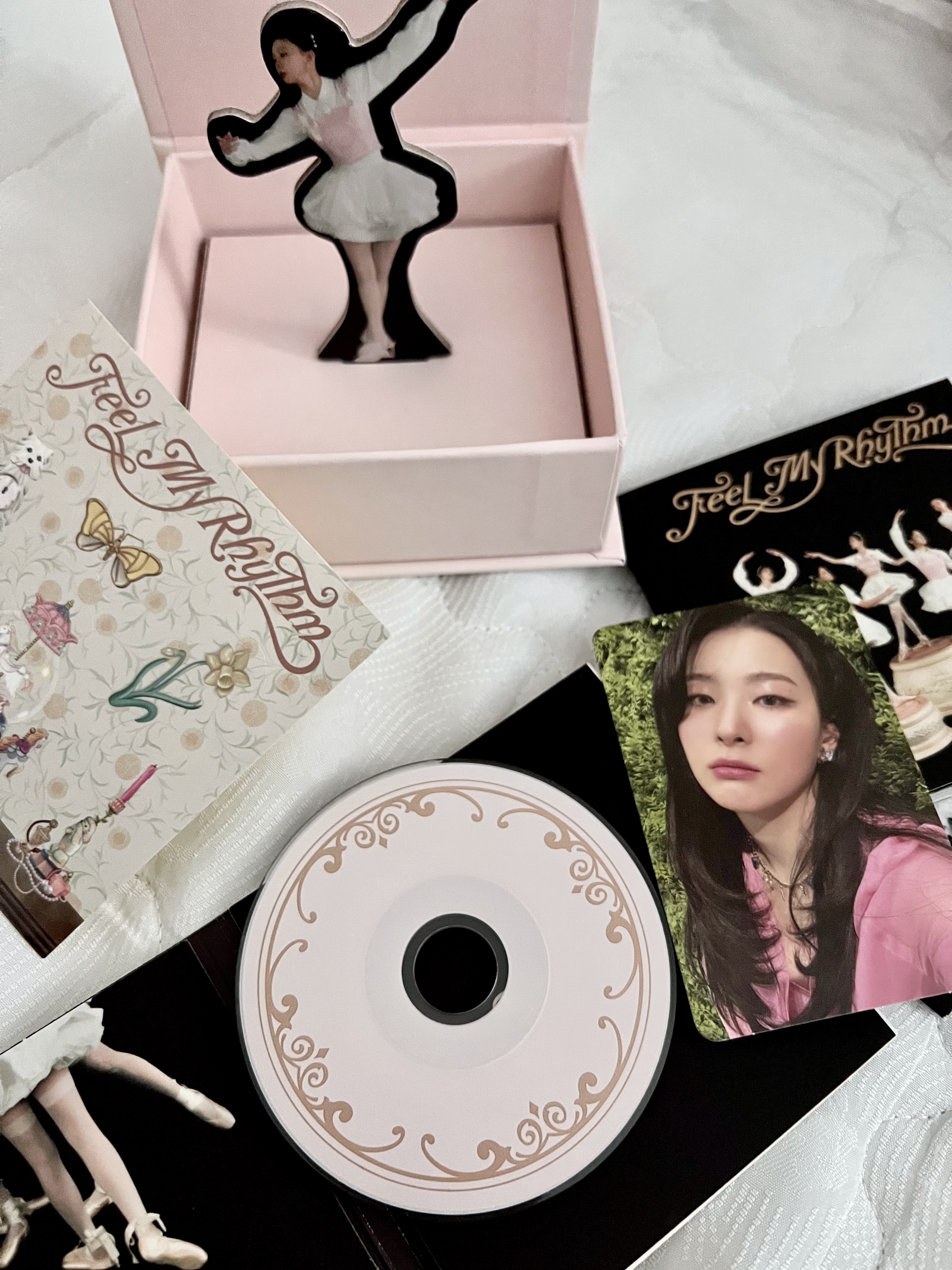 [잡담] 타팬인데도 레벨앨범 너무 예뻐서 샀거든??? | 인스티즈