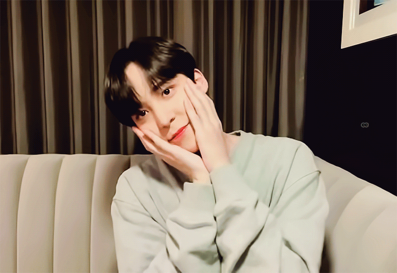 [잡담] 애기 때 너무 귀엽게 생겼음ㅋㅋㅋㅋㅋㅋㅋㅋ | 인스티즈