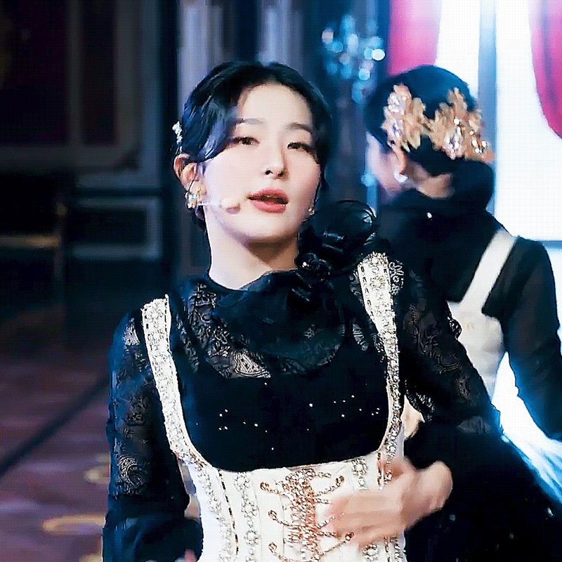 슬기 의상 디테일 잘 보이는 움짤💛 | 인스티즈