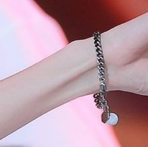 [잡담] 재찬이 손목이랑 발목 얇은거봐 .. 난 저녁에 치킨 먹었는데 .. | 인스티즈